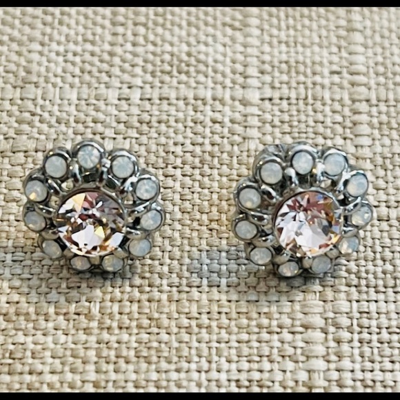 Chloe + Isabel Jewelry - Chloe + Isabel Mirabelle Stud Earrings EUC